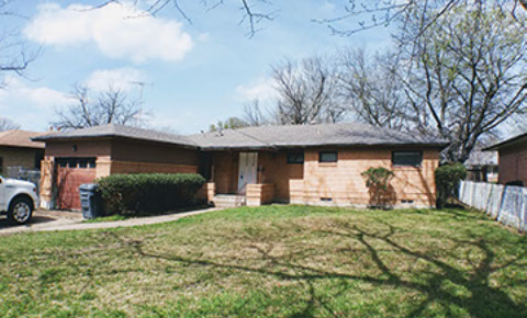 3 BEDROOMS  |  2 FULL BATHS  |  1,721 SQ FT  |  .27 ACRE HEATING: GAS HEATING: GAS AMENETIES / APPLIANCES: Dishwasher, Stove / Oven Hardwood Flo