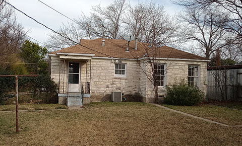 3 BEDROOMS  |  2 FULL BATHS  |  1,721 SQ FT  |  .27 ACRE HEATING: GAS HEATING: GAS AMENETIES / APPLIANCES: Dishwasher, Stove / Oven Hardwood Flo