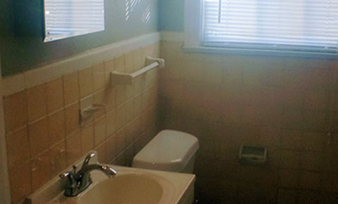 3 BEDROOMS  |  2 FULL BATHS  |  1,721 SQ FT  |  .27 ACRE HEATING: GAS HEATING: GAS AMENETIES / APPLIANCES: Dishwasher, Stove / Oven Hardwood Flo