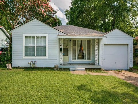 3 BEDROOMS  |  2 FULL BATHS  |  1,721 SQ FT  |  .27 ACRE HEATING: GAS HEATING: GAS AMENETIES / APPLIANCES: Dishwasher, Stove / Oven Hardwood Flo