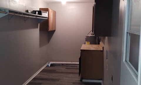 3 BEDROOMS&nbsp; |&nbsp; 2 FULL BATHS&nbsp; |&nbsp; 1,721 SQ FT&nbsp; |&nbsp; .27 ACRE HEATING: GAS HEATING: GAS AMENETIES / APPLIANCES: Dishwasher, Stove / Oven Hardwood Flo