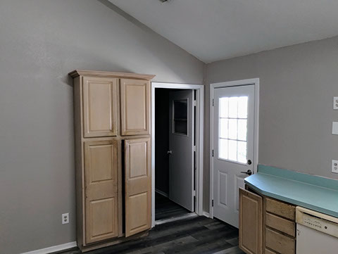 3 BEDROOMS&nbsp; |&nbsp; 2 FULL BATHS&nbsp; |&nbsp; 1,721 SQ FT&nbsp; |&nbsp; .27 ACRE HEATING: GAS HEATING: GAS AMENETIES / APPLIANCES: Dishwasher, Stove / Oven Hardwood Flo