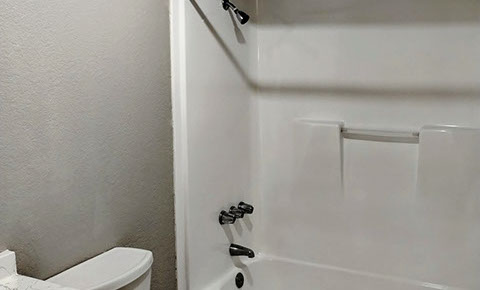 3 BEDROOMS&nbsp; |&nbsp; 2 FULL BATHS&nbsp; |&nbsp; 1,721 SQ FT&nbsp; |&nbsp; .27 ACRE HEATING: GAS HEATING: GAS AMENETIES / APPLIANCES: Dishwasher, Stove / Oven Hardwood Flo